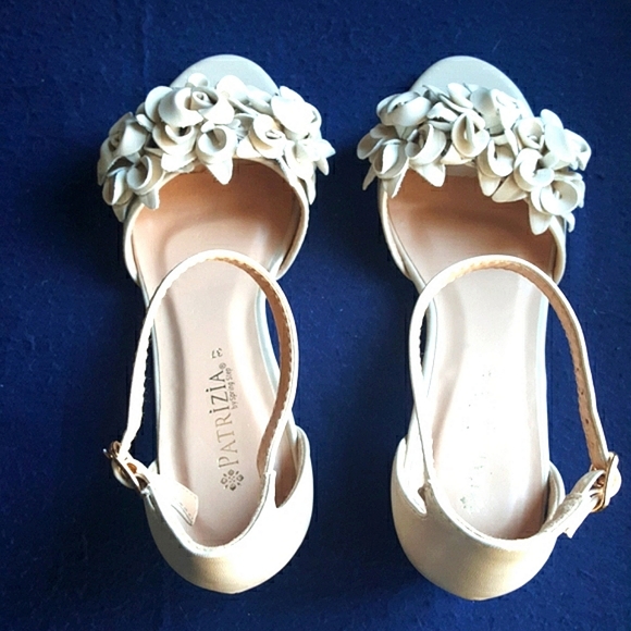 Ivory Rosette Wedding Heels Sz 6 - Picture 2 of 5